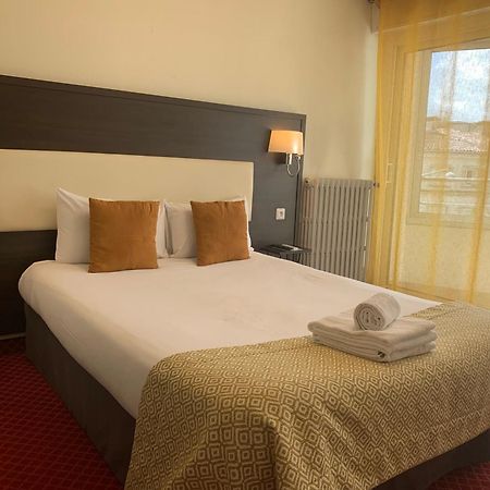 Brit Hotel Bleu Nuit Saintes Εξωτερικό φωτογραφία