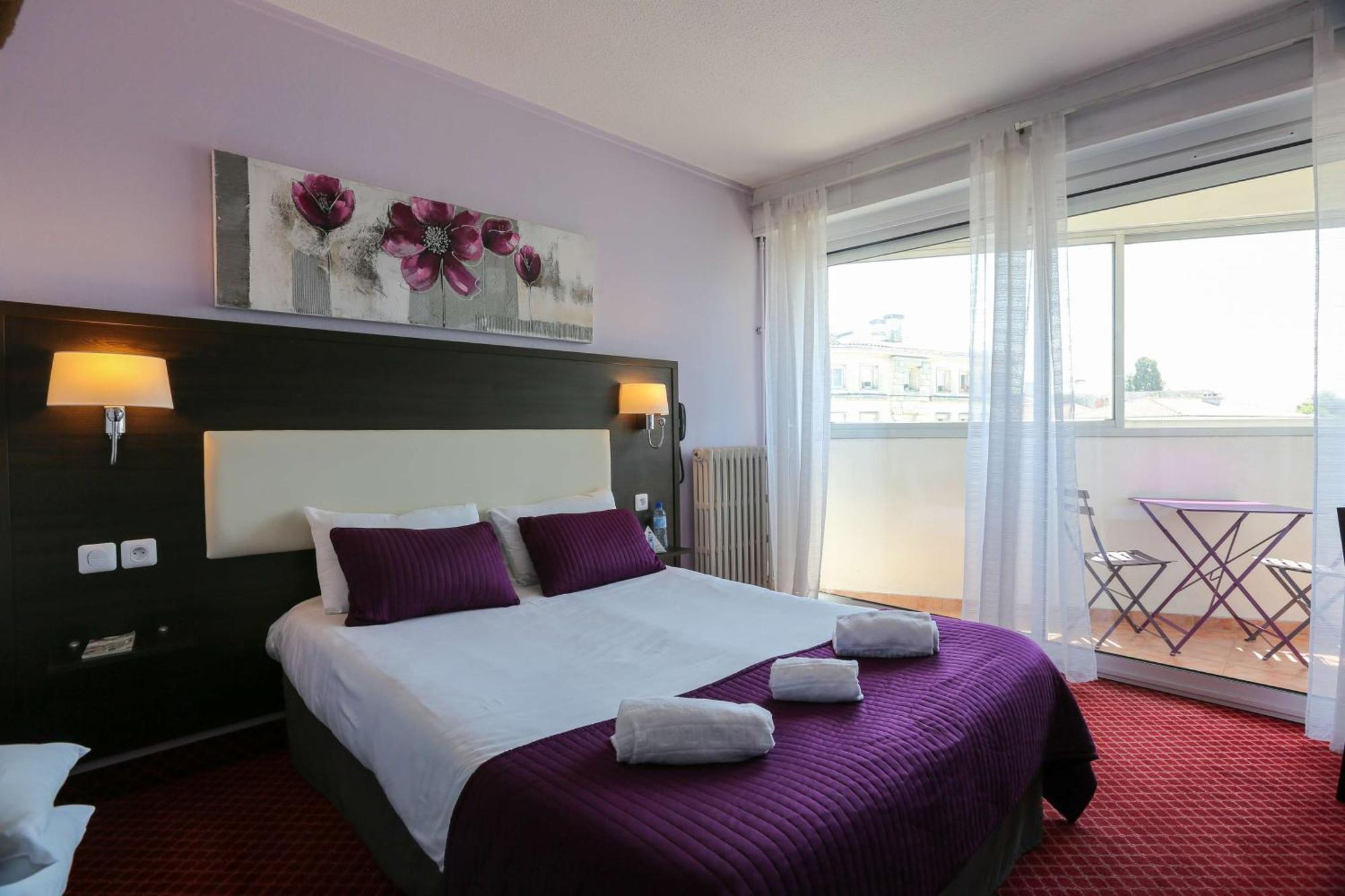 Brit Hotel Bleu Nuit Saintes Εξωτερικό φωτογραφία