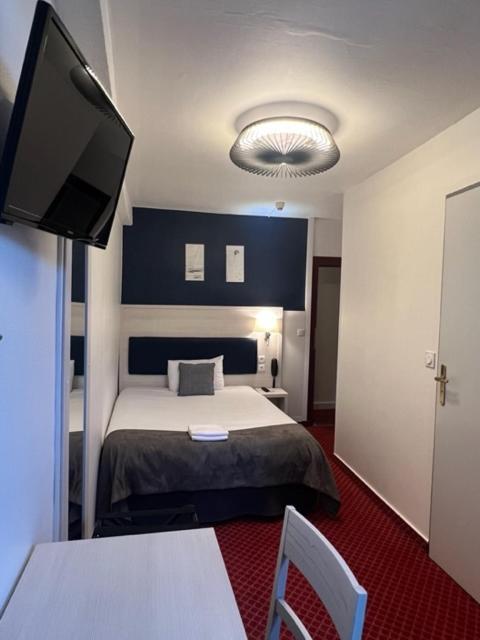 Brit Hotel Bleu Nuit Saintes Εξωτερικό φωτογραφία