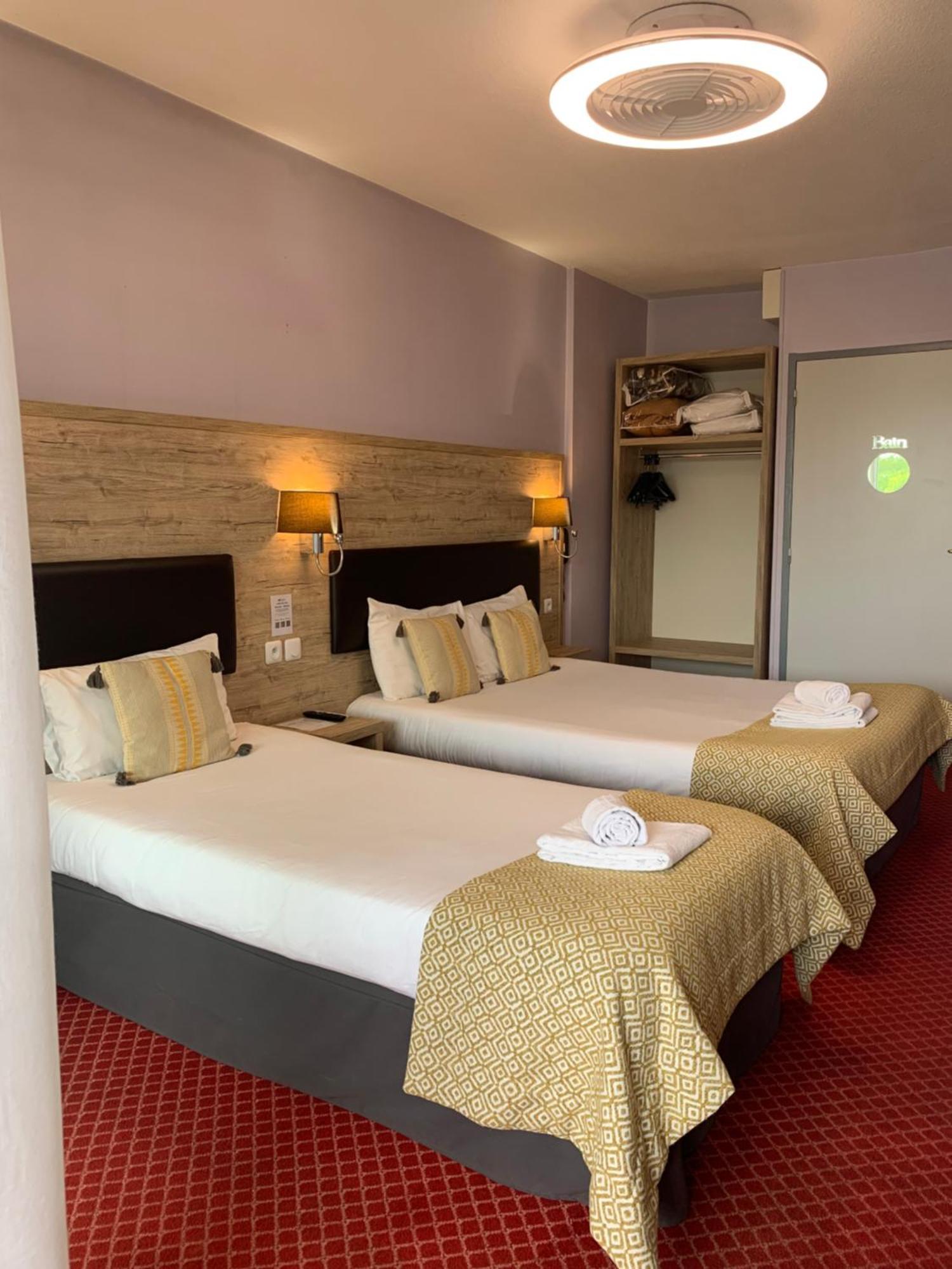 Brit Hotel Bleu Nuit Saintes Εξωτερικό φωτογραφία