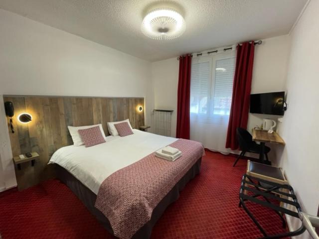 Brit Hotel Bleu Nuit Saintes Εξωτερικό φωτογραφία