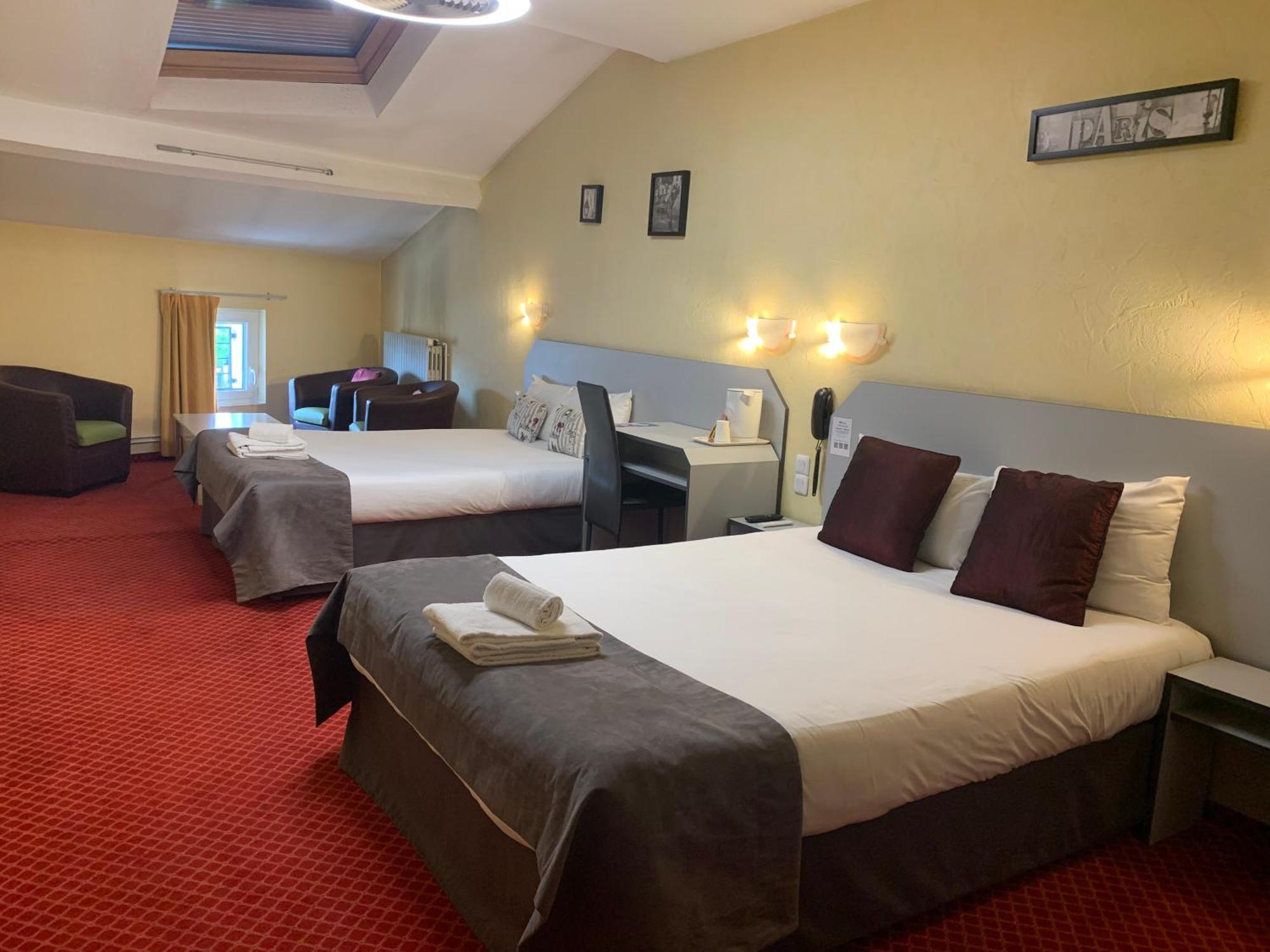 Brit Hotel Bleu Nuit Saintes Εξωτερικό φωτογραφία