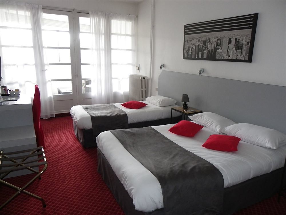 Brit Hotel Bleu Nuit Saintes Εξωτερικό φωτογραφία